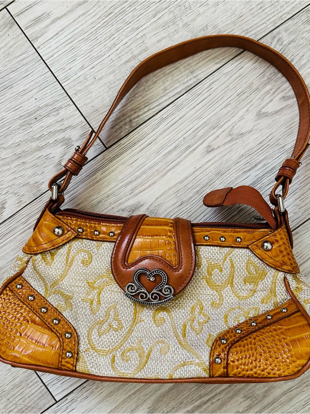 MC Marc Chantal Southwestern Style
Satchel Shoulder Bag Purse Scroll
Paisley
